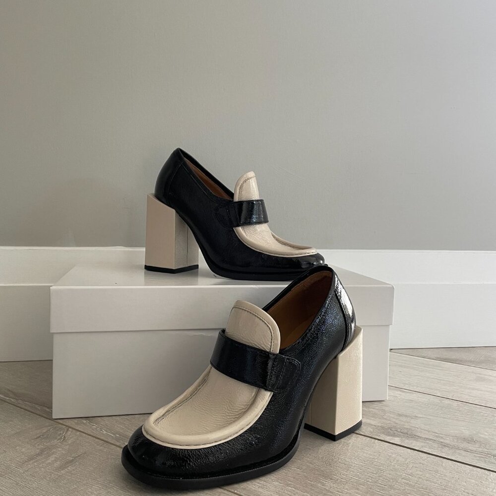 Ami ESCARPIN Smooth Leather Loafers